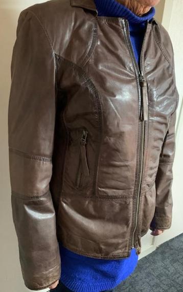 Leren jas bruin maat 42  beschikbaar voor biedingen