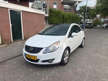 Opel Corsa 2009 Wit beschikbaar voor biedingen