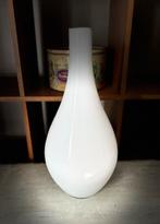 Wit witte glazen vaas  Hoogte ongeveer 45 cm., Minder dan 50 cm, Glas, Ophalen of Verzenden, Wit