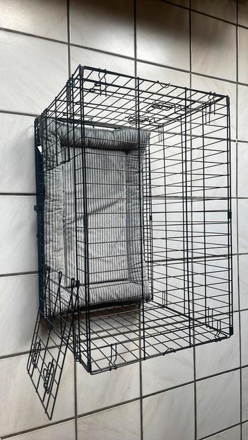 Honden bench 76x48x55 cm beschikbaar voor biedingen