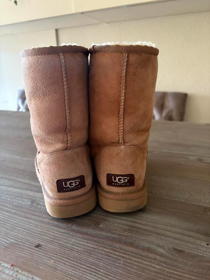 Originele Ugg classic  chestnut laarzen mt 38, Kleding | Dames, Schoenen, Gedragen, Hoge laarzen, Bruin, Ophalen of Verzenden