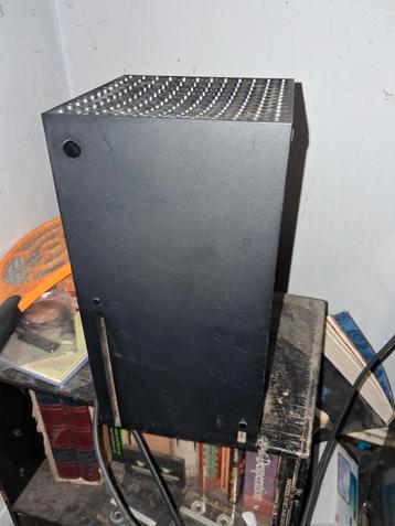 Xbox xseries console met 10 spelletjes  beschikbaar voor biedingen