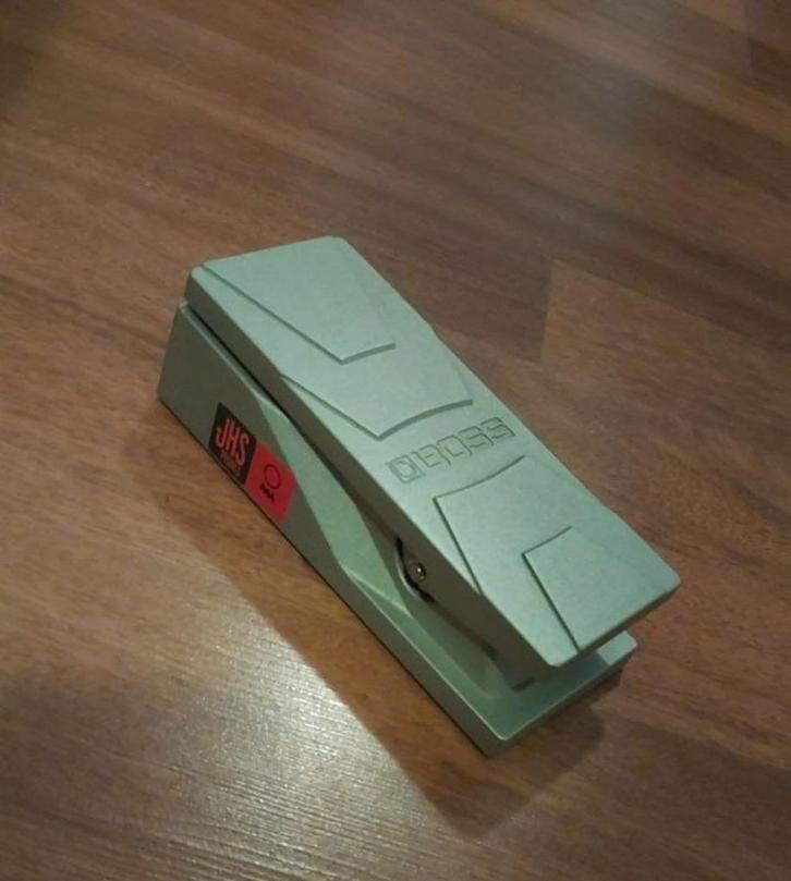 Boss FV-30H volumepedaal – compact en in topstaat, Muziek en Instrumenten, Effecten, Zo goed als nieuw, Volume, Ophalen of Verzenden