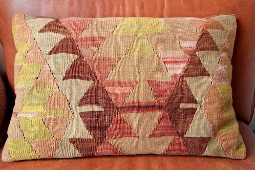 Authentieke kelimkussens  ( 1 of 2), Huis en Inrichting, Woonaccessoires | Kussens, Zo goed als nieuw, Overige kleuren, Vierkant