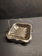 Verzilverd bonbon schaaltje met hengsel Vierkant., Ophalen of Verzenden