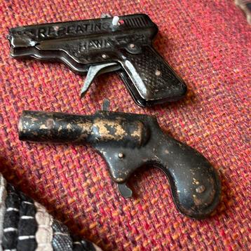 2 Kleine Speelgoed Pistooltjes beschikbaar voor biedingen
