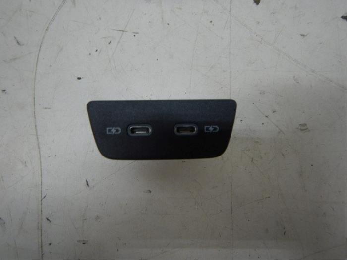 AUX/USB aansluiting Volkswagen Golf (22739184), Auto-onderdelen, Overige Auto-onderdelen, Gebruikt, Ophalen