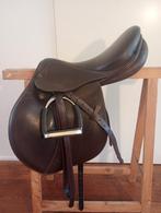 Stubben Roxane springzadel 17 inch, Dieren en Toebehoren, Paarden en Pony's | Zadels, Ophalen, Zo goed als nieuw, Springen