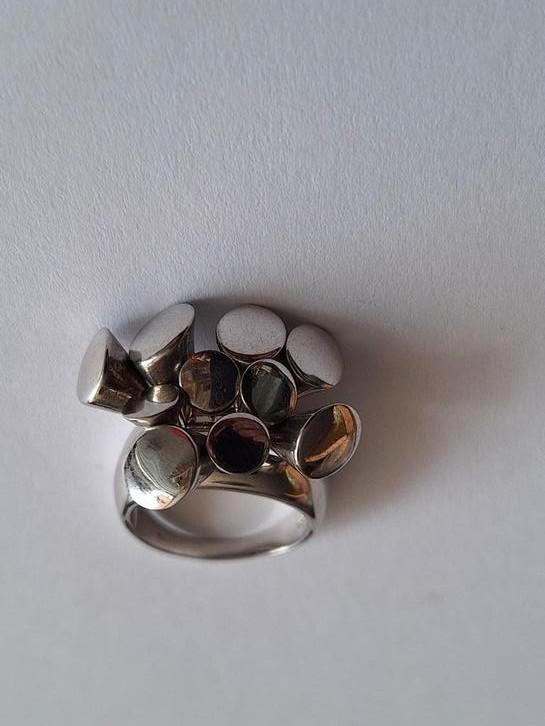 Design ring massief zilver., Sieraden, Tassen en Uiterlijk, Ringen, Nieuw, 20 of groter, Zilver, Zilver, Ophalen of Verzenden