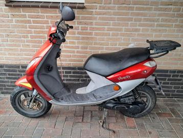 Peugot vivacity geel kenteken beschikbaar voor biedingen