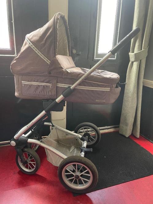 Kinderwagen en wandelwagen Mutsy, Kinderen en Baby's, Kinderwagens en Combinaties, Gebruikt, Combiwagen, Mutsy, Met reiswieg, Verstelbare duwstang