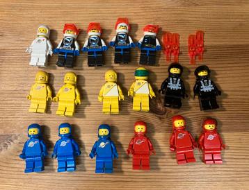 Lego space minifigures beschikbaar voor biedingen
