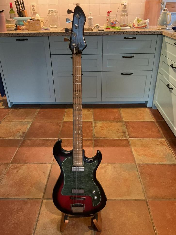 Bas Basgitaar Borisov art.216 Sovjet Unie, Muziek en Instrumenten, Snaarinstrumenten | Gitaren | Elektrisch, Zo goed als nieuw