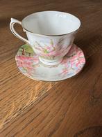 Royal Albert (Bone China England) Blossom Time, Ophalen of Verzenden, Zo goed als nieuw, Kop en/of schotel