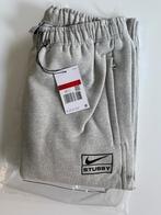 Stussy x nike fleece pant ( maat large ), Ophalen of Verzenden, Nieuw