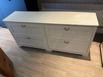 Wit Dressoir / Commode - Ruime Lades beschikbaar voor biedingen
