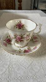 Royal Albert romance, Antiek en Kunst, Antiek | Servies los, Ophalen of Verzenden