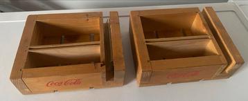 2 Coca-Cola houten kistjes met vakken. beschikbaar voor biedingen