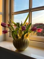 Tulpenvaas, geel keramiek, Huis en Inrichting, Overige kleuren, Aardewerk of Porselein, Ophalen of Verzenden, Zo goed als nieuw