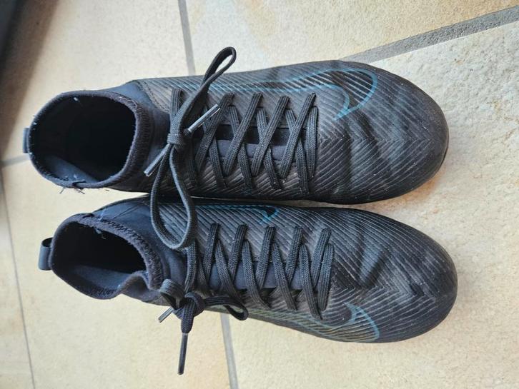 Nike voetbalschoenen 37,5, Sport en Fitness, Voetbal, Gebruikt, Schoenen, Maat XS of kleiner, Ophalen of Verzenden