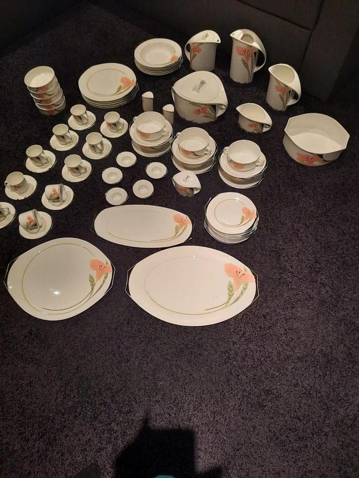 Villeroy en boch servies iris, Antiek en Kunst, Antiek | Servies compleet, Ophalen of Verzenden