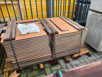 264 Kunststof planken 650 mm lang nieuw! beschikbaar voor biedingen