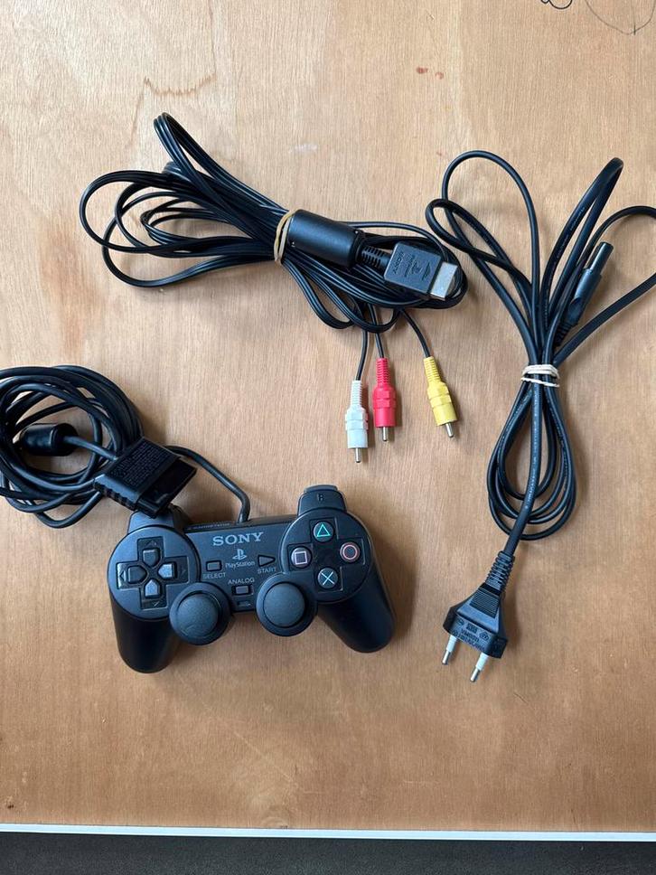 PS2 DualShock 2 Controller + Kabels, Spelcomputers en Games, Spelcomputers | Sony PlayStation Consoles | Accessoires, Gebruikt