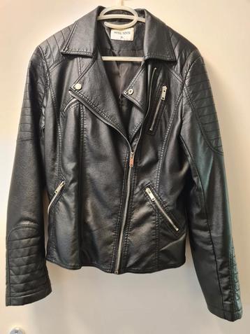 Zwart leer look jasje jack XL beschikbaar voor biedingen