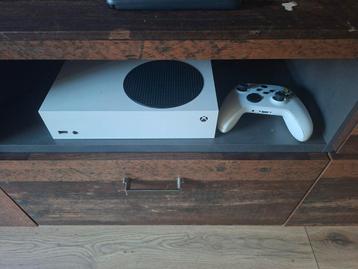 X box serie s met 1 controller 1 spel beschikbaar voor biedingen