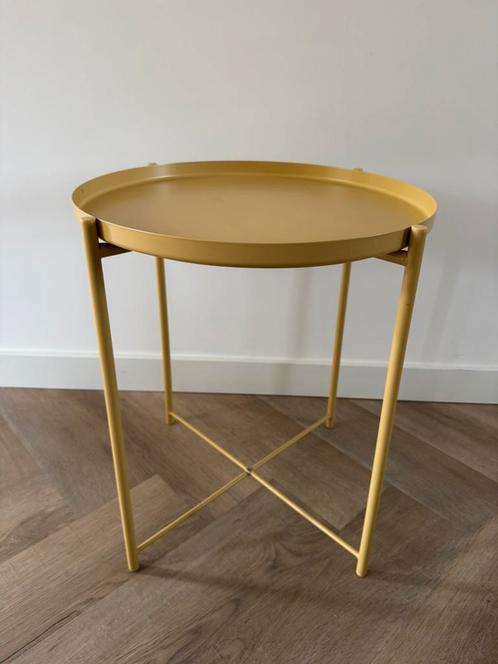 GLADOM mosterdgele salontafel met dienblad, Huis en Inrichting, Tafels | Bijzettafels, Zo goed als nieuw, Rechthoekig, 45 tot 60 cm