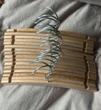 Houten baby kinder Kledinghangers Set 16x, Ophalen of Verzenden, Zo goed als nieuw
