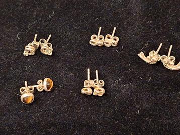 Vintage oorbellen stekers knopjes infinity beschikbaar voor biedingen