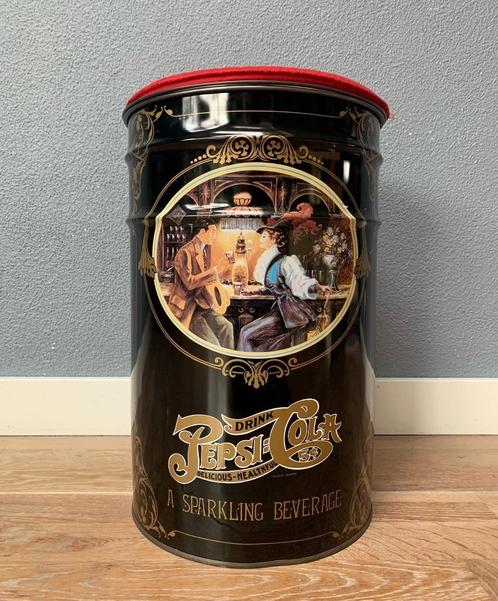 Pepsi blik jaren '60 kruk vintage retro stoel opbergen, Verzamelen, Merken en Reclamevoorwerpen, Gebruikt, Gebruiksvoorwerp, Ophalen