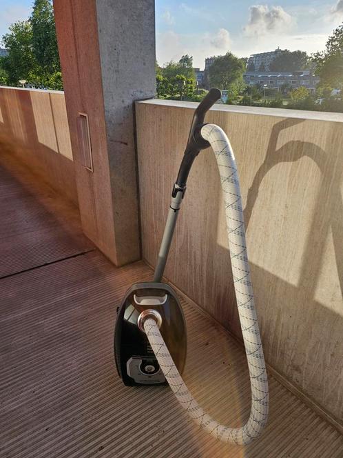Bosch Stofzuiger In'genius ProSilence 68 Zwart | Gebruikt, Witgoed en Apparatuur, Stofzuigers, Gebruikt, Stofzuiger, Minder dan 1200 watt