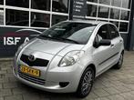 Toyota Yaris 1.3 VVTi Sol 1.Eigenaar 5Drs Airco Dealer onder, Origineel Nederlands, Te koop, Zilver of Grijs, 5 stoelen