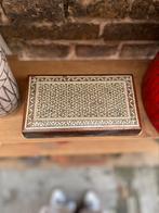 Houten sierdoos met inleg van been en parelmoer, Antiek en Kunst, Kunst | Niet-Westerse kunst, Ophalen of Verzenden
