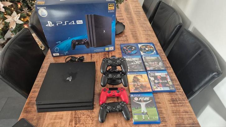 PlayStation 4 Pro + 6 Games + 4 Controllers, Spelcomputers en Games, Spelcomputers | Sony PlayStation 4, Zo goed als nieuw, Pro
