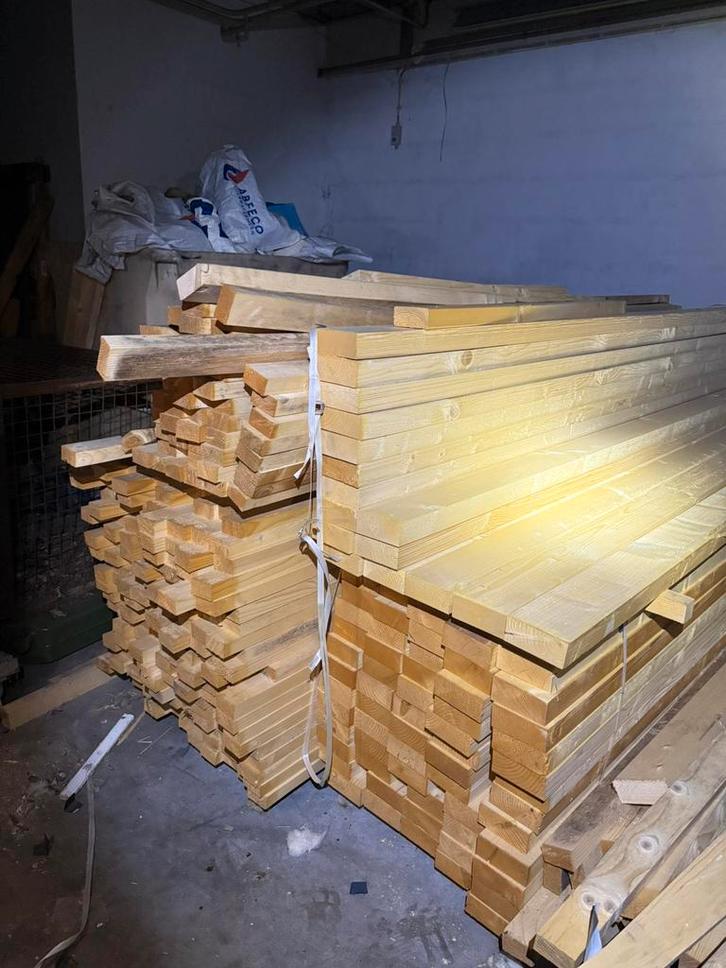 GROTE PARTIJ HOUT TE KOOP, Doe-het-zelf en Verbouw, Hout en Planken, Zo goed als nieuw, Balk, Vuren, 300 cm of meer, 50 mm of meer