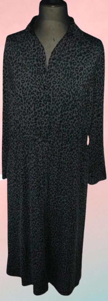 Prachtige jurk xl  K-Design dierenprint, Kleding | Dames, Jurken, Zo goed als nieuw, Maat 46/48 (XL) of groter, Onder de knie