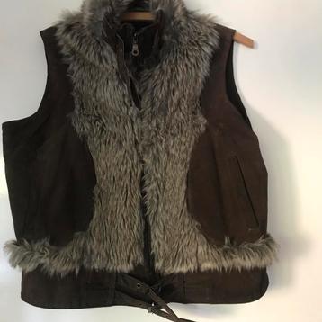 Suède/leer gilet met nepbont beschikbaar voor biedingen
