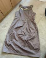 Elegante Burberry jurk maat M, Kleding | Dames, Jurken, Beige, Zo goed als nieuw, Knielengte, Ophalen