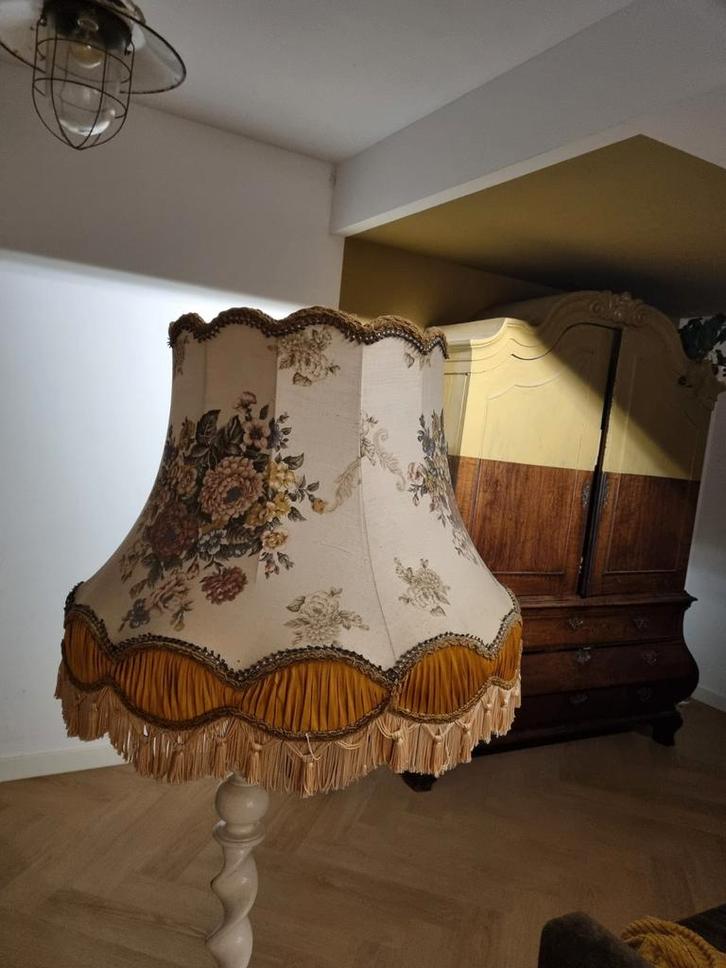 Zeer mooie lampenkap, Huis en Inrichting, Lampen | Lampenkappen, Rond, Ophalen
