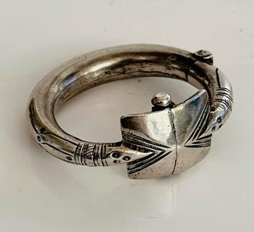 Antieke Zilveren Otomaanse Armband beschikbaar voor biedingen