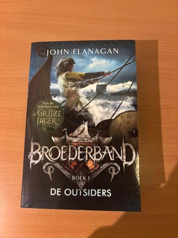 John Flanagan - De outsiders beschikbaar voor biedingen
