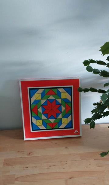 Houten mozaïek puzzel (vintage) beschikbaar voor biedingen