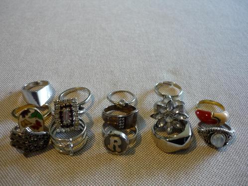 Partij vintage ringen / bij een bod 15,00 euro incl verz kos, Sieraden, Tassen en Uiterlijk, Ringen, Zo goed als nieuw, Dame, Zilver