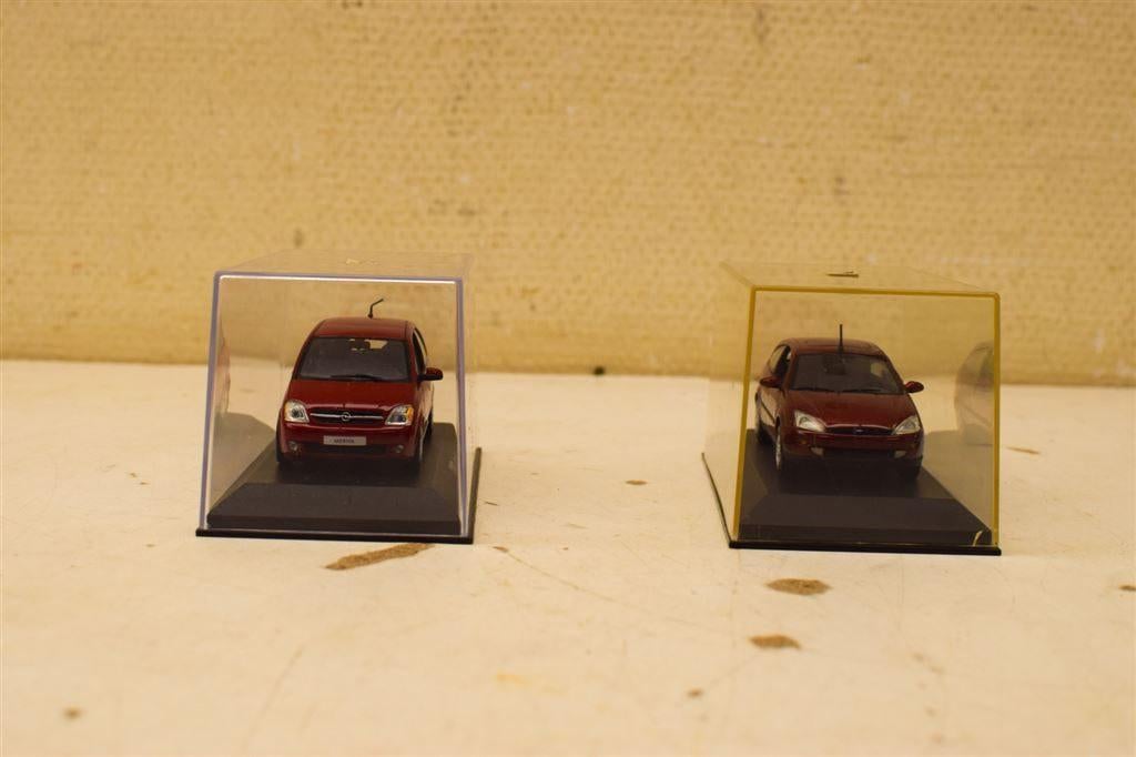 2 stuks Pauls model art minichamps Autos in een plastic doos, Ophalen of Verzenden, Gebruikt