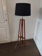 Rietveld vloerlamp - hout met zwarte kap, Huis en Inrichting, Lampen | Vloerlampen, Ophalen, Zo goed als nieuw, Hout, 150 tot 200 cm
