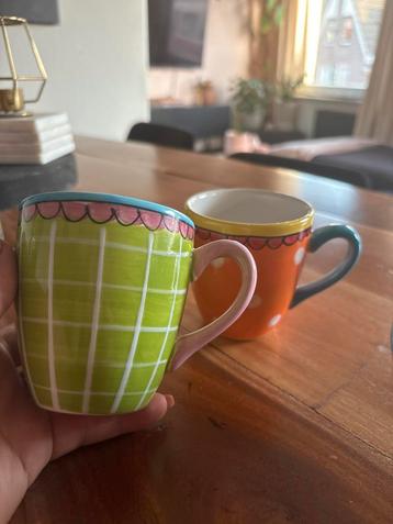 Kopjes en Kommen Set - Vrolijk Design beschikbaar voor biedingen