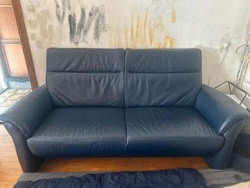 Lederen 2-zitsbank - Stijlvol en Comfortabel beschikbaar voor biedingen